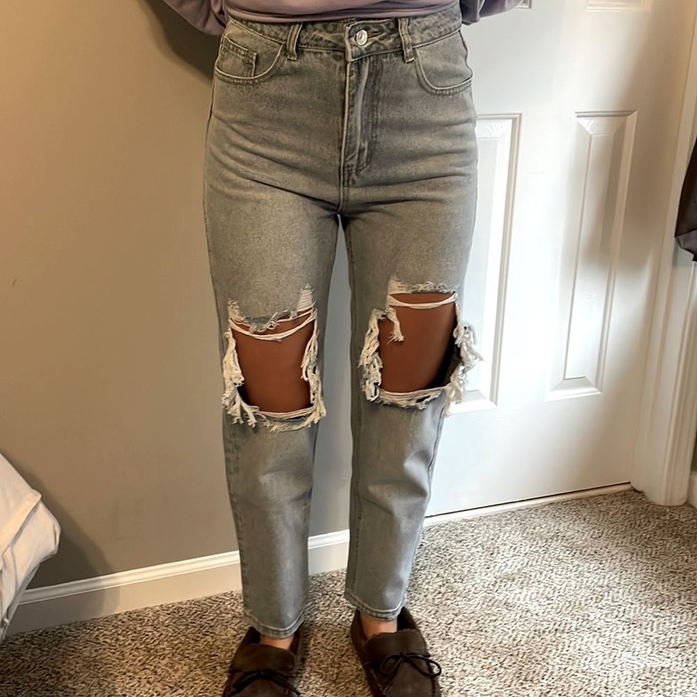 SHEIN size 4 blue destroyed open knee jeans
